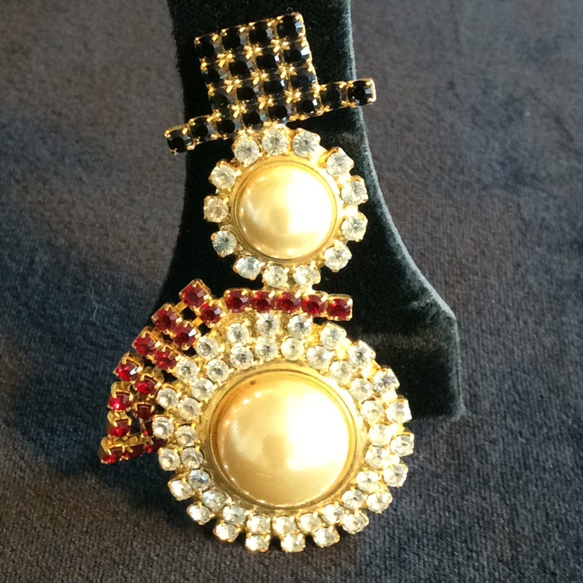 Vintage Nwot Christmas Pearl Snowman Brooch